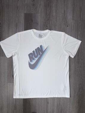 Men’s Nike Dri-FIT "RUN" Swoosh Graphic Running T-Shirt White XXL